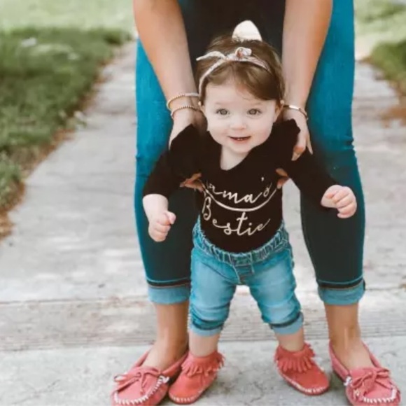 Infant Minnetonka Back Flap Moccasins With Velcro Closure. Pink, SZ 1. Like New. - Picture 5 of 16